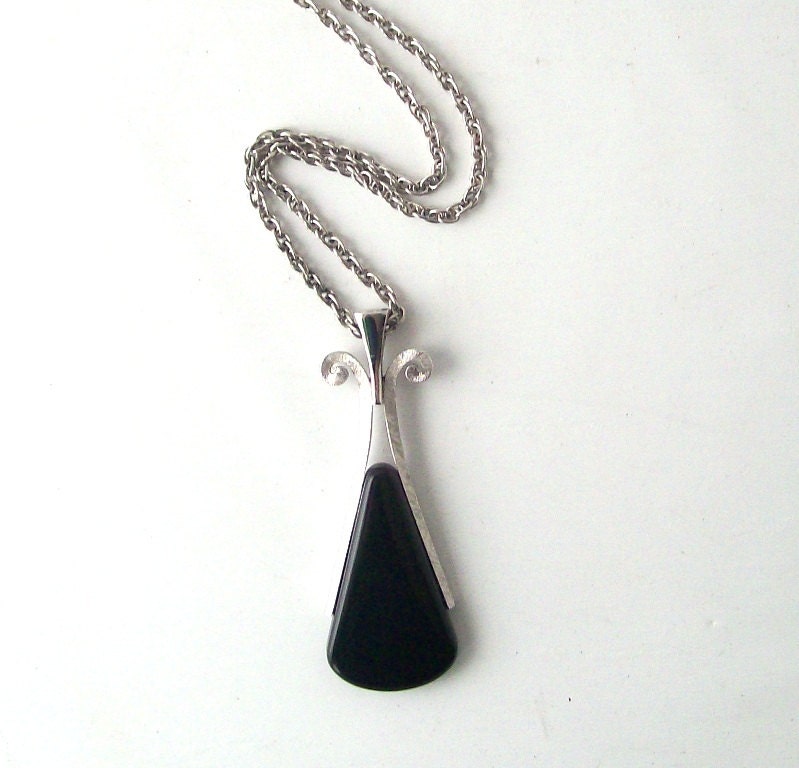 vintage necklace silver-tone sarah coventry black onyx triangular costume jewelry womens ladies retro modern for avon