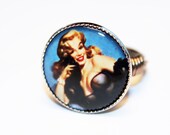 Blue Pin-Up Girl Button Ring