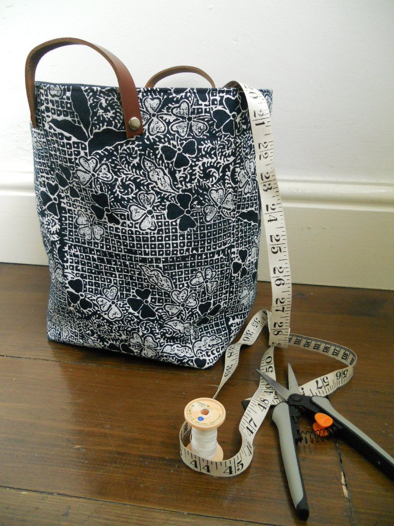 Medium Indigo storage basket with leather handles - Hand block printed