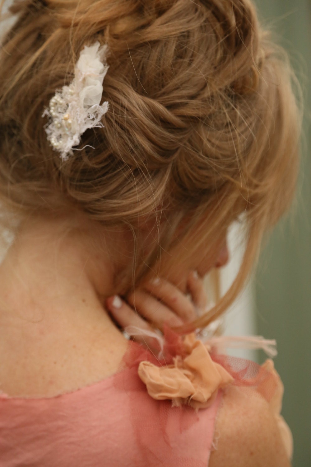 White Vintage Beaded Silk and lace Wedding Comb. White Silk and Vintage Appliqué Hair Fascinator. White Beaded Head piece.