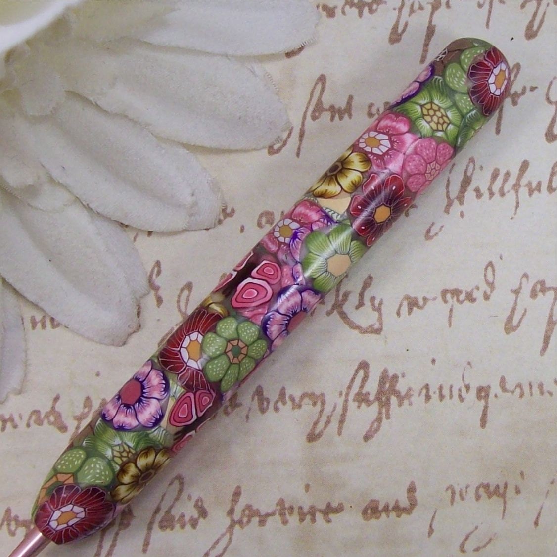 Susan Bates Polymer Clay Covered Crochet Hook, Size E 4/ 3.50mm