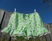 Spring green bloomers with rufflesReady to ship size Small/Medium