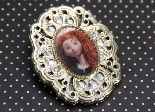Merida Cameo Brooch