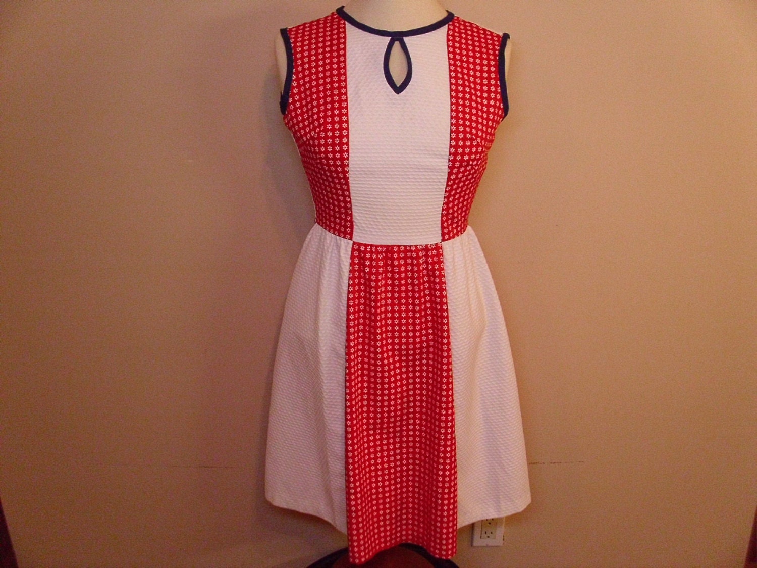 Vintage 1960's Saks Fifth Avenue Summer Dress    Small