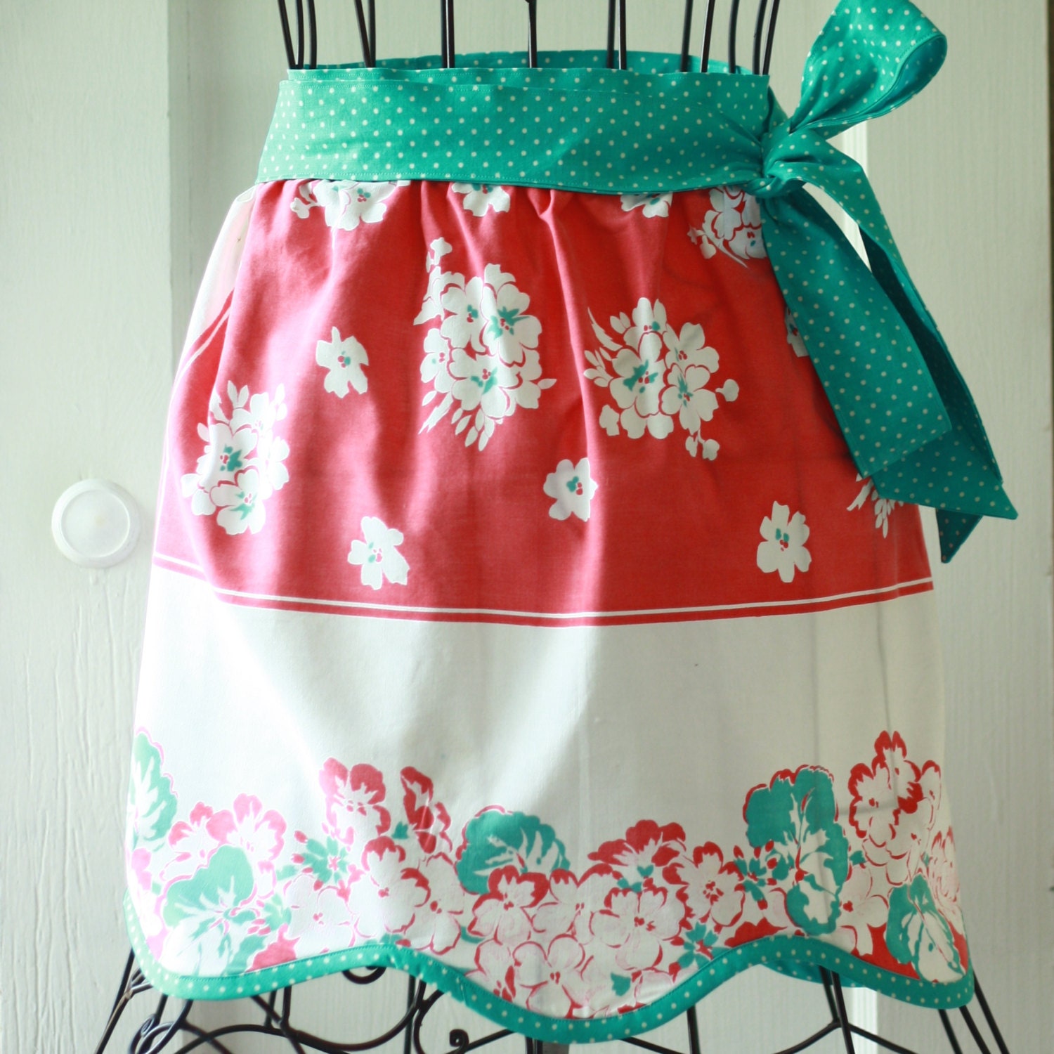 Vintage Table Cloth Apron - Kitsch - Retro