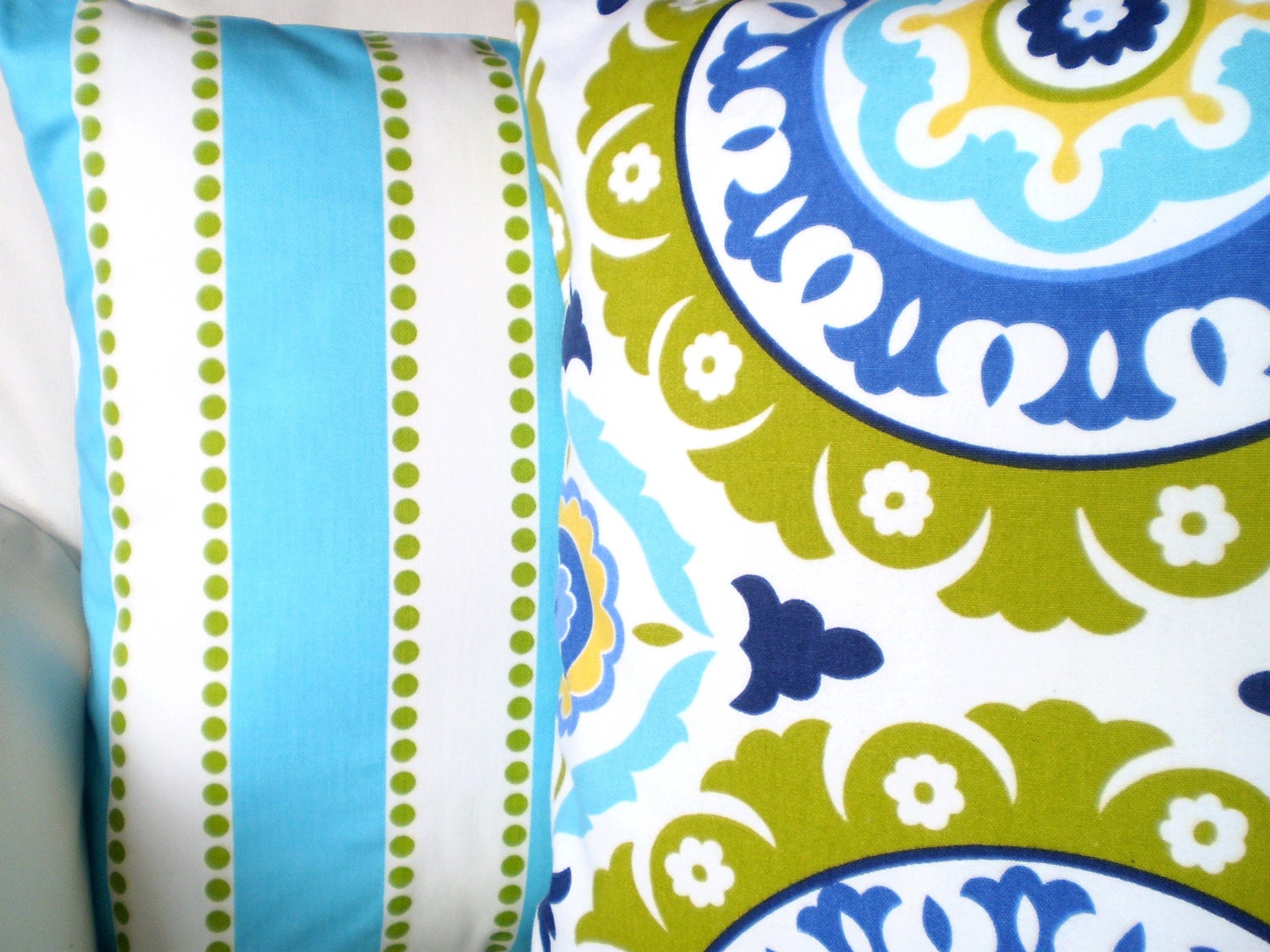 Pillows Decorative Pillows Accent Pillows Throw Pillow Cushion Covers Aqua Green White Solar Flair Lulu - Combo Set 16 x 16