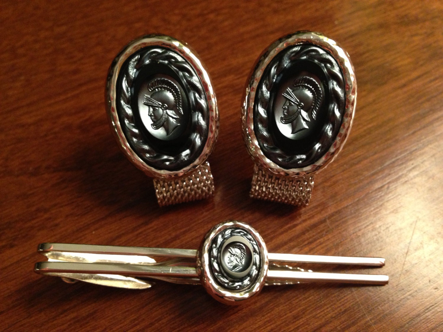 Rare Vintage HICKOK U.S.A Roman Soldier Mens Set Of CuffLinks And Tie Clip