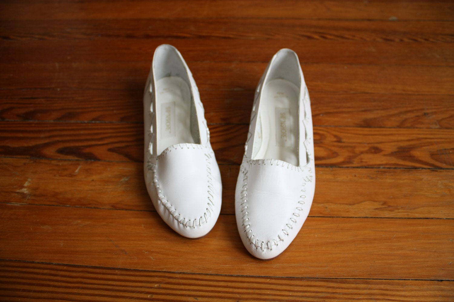 Vintage White Leather Flats Size 6.5