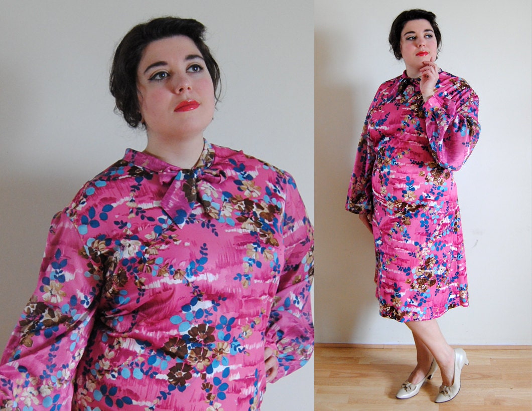Plus Size Vintage Dress 1970s China Blossom Pink Dress with Sheer Sleeves and Bow // Spring Blossom Fashion // Size 3X 28W