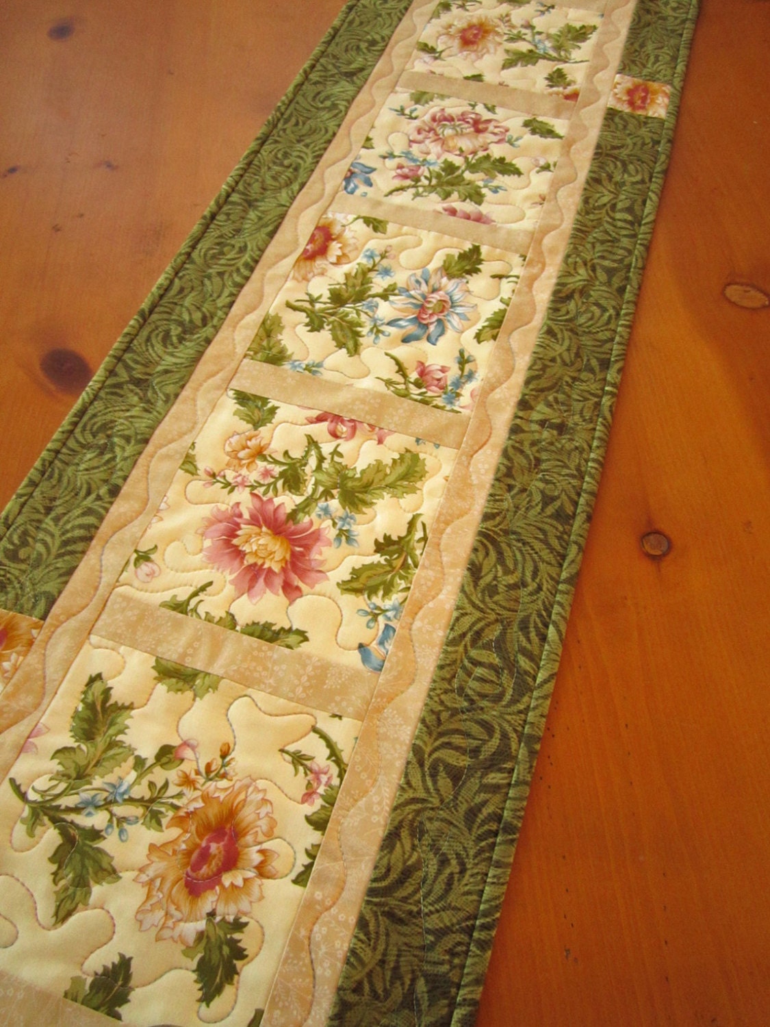 Handmade Quilted Table Runner / Floral Table Runner