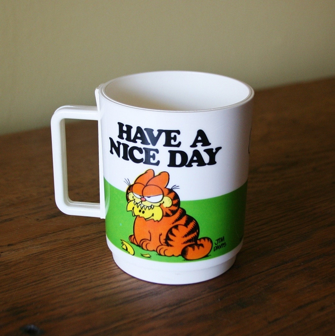 Vintage 1978 Garfield Plastic Mug