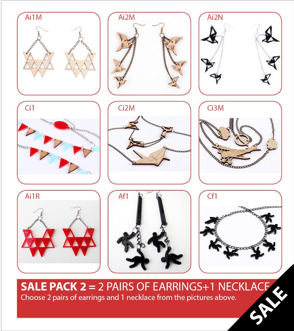 SALE PACK 2. 2 Pairs of earrings plus 1 Necklace.