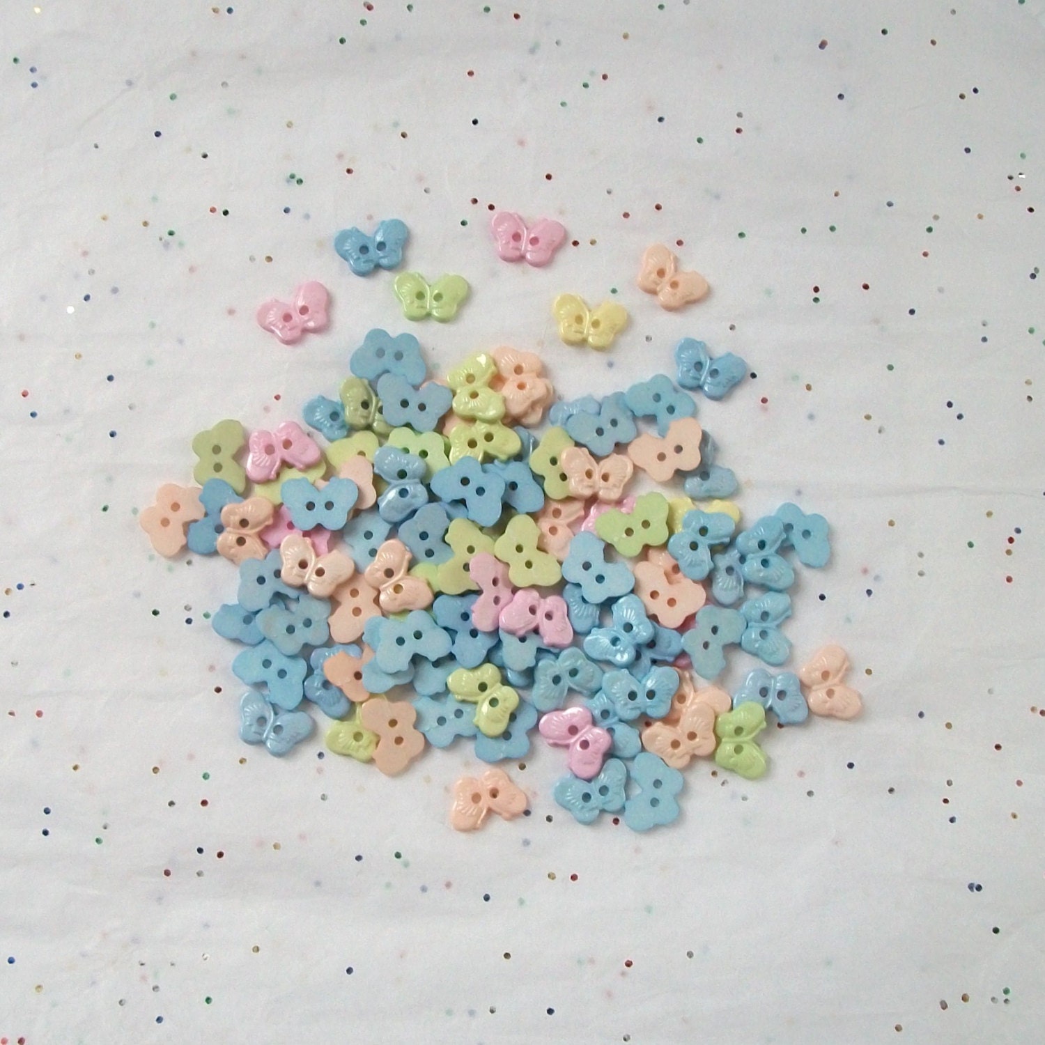 100 Butterfly Buttons - 2 hole - flat back -   Grab Bag Crafting Jewelry Collect (E7)