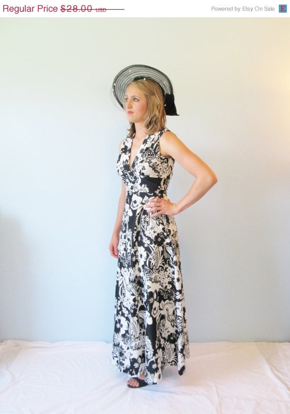 20% OFF SALE Vintage 1970's Long Black & White Maxi Dress