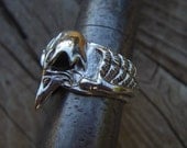 Vulture skull ring in sterling silver