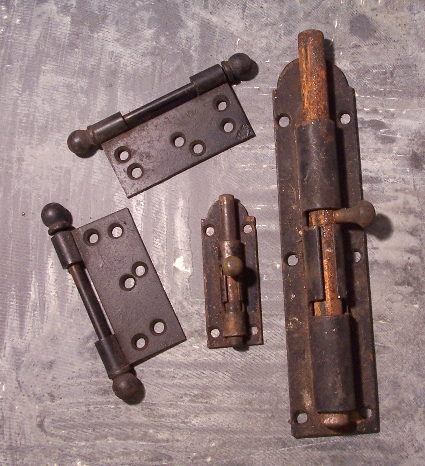 HINGES and BOLTS Large Rusty Hinges and Castle Size Bolts Salvage Chic Rusty Antique Hinges Bolts Hardware Salvage Scrap Destash (Y169)