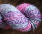 OOAK Feathers - BFL w BabyAlpaca - single thread handspun shawl yarn 113gr 442m