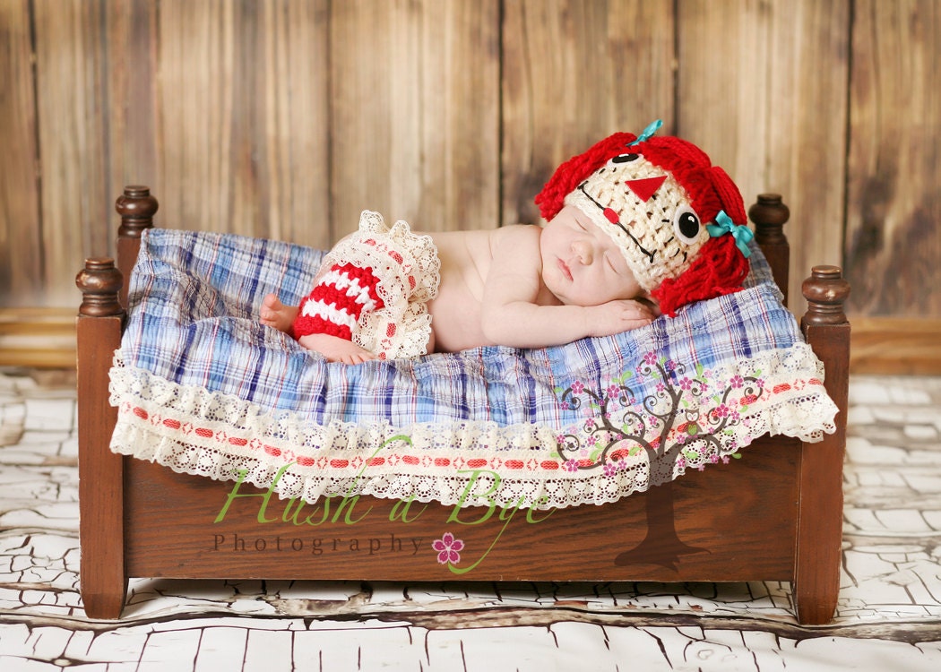 Newborn Raggedy Ann Hat and Legging Set Trimmed in Lace