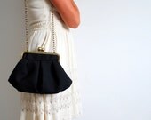 black purse. kisslock purse. black bag. retro bag. retro purse. black evening bag. bag with chain. - PikulaBags