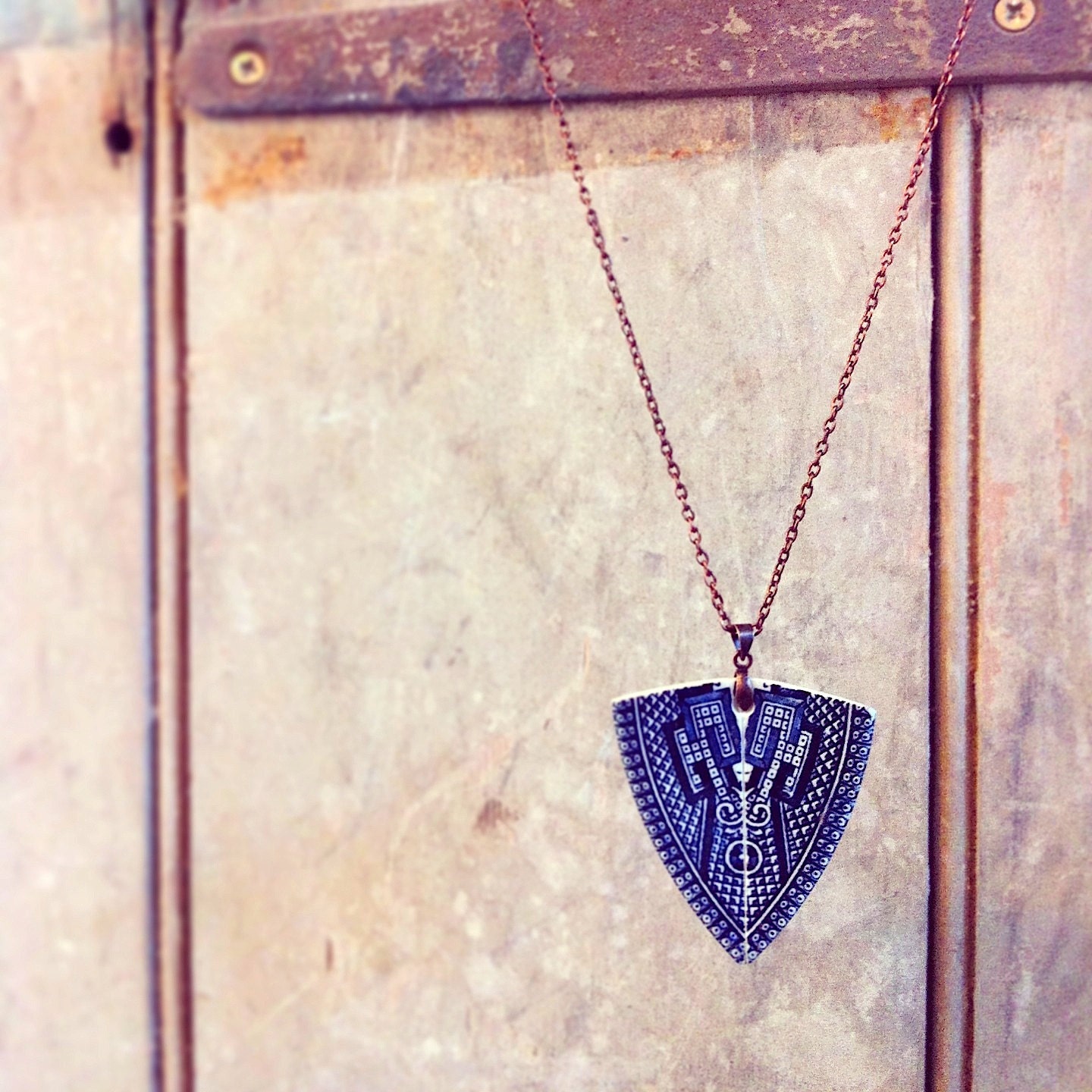 StayGoldMaryRose - Striking vintage willow china 'spear head pendant' necklace