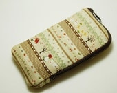 Iphone 5 Case /Sleeve / padded zipper pounch with 2 interior pocket - little girl