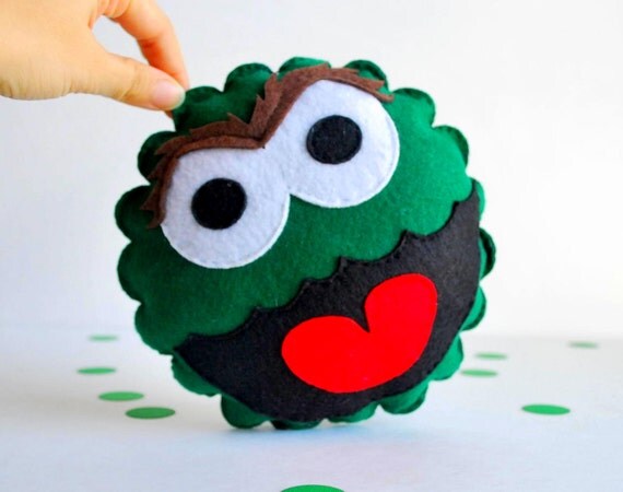 Oscar The Grouch Pillow, green Felt pillow A539 Il_570xn
