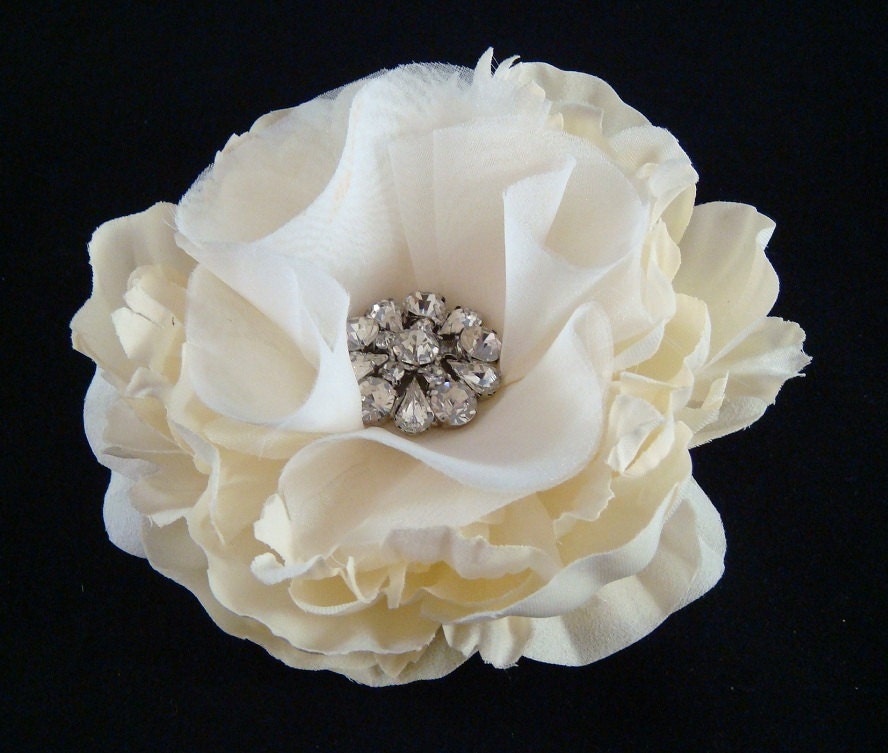 IVORY CHAMPAGNE FLOWER with organza and rhinestone pearl centerpiece / bridal champagne flower clip brooch