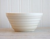 Vintage Bowl, White Bowl, USA pottery, Vintage Kitchen, White Kitchen, Collectible vintage pottery