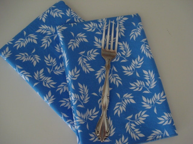 16" x 16" Certified Organic Cotton Blue and White Robert Kaufman Good Life Print  Set of 2