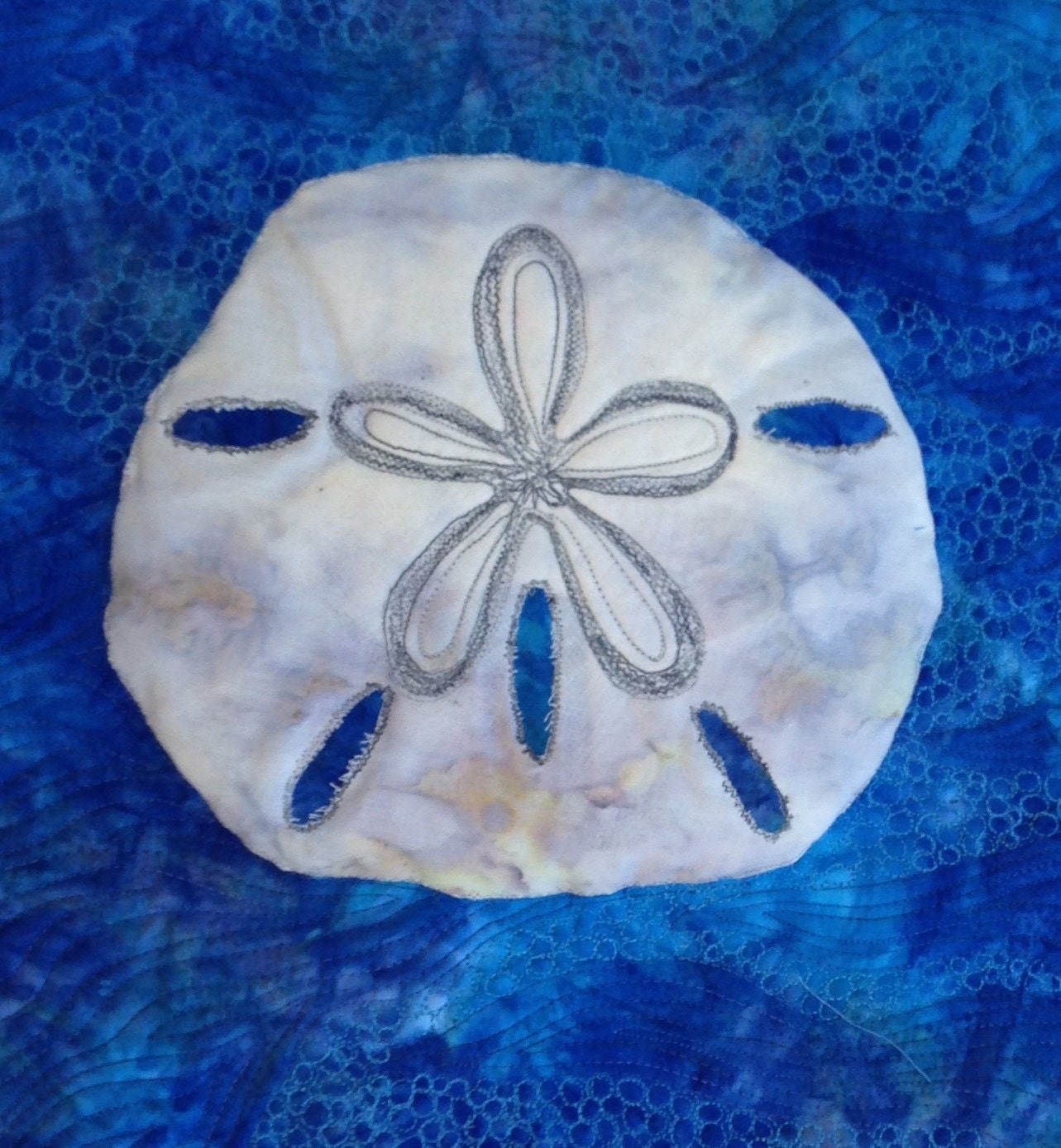 sand dollar : an art quilt