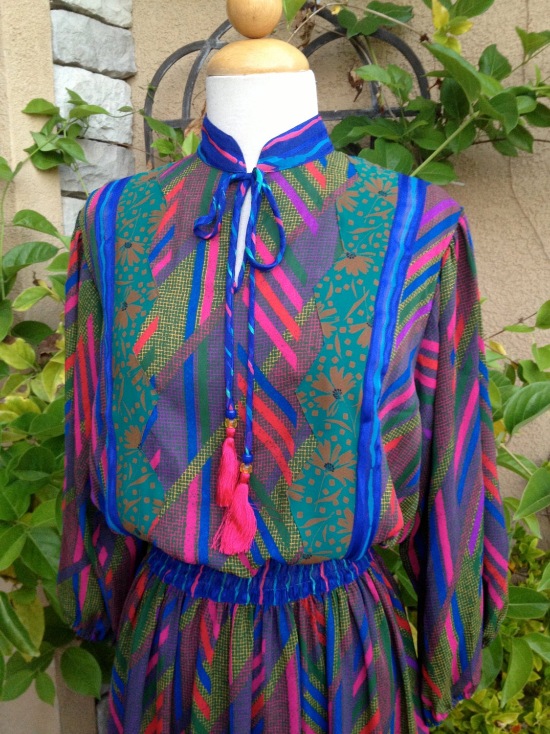 A vintage 1980s designer Lachine tribal hippie gyspy boho bohemian high collar art deco dress size M