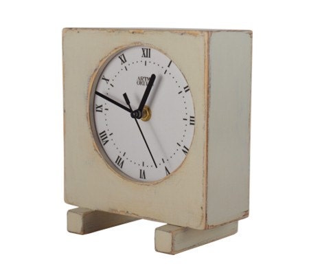 clock oldE white vintage style - FREE SHIPPING