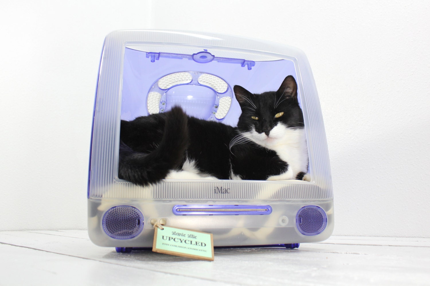 Upcycled Apple Computer Pet Bed - iMac - "Think different"