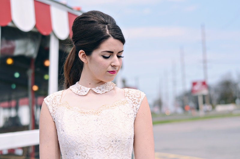 50s 60s short wedding dress by smart miss cocktail length in cream off white peter pan collar lace rhinestones sheer back and neck with bow