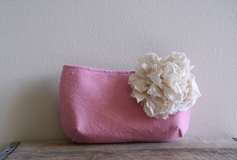 clutch purse in pink with removable fabric flower brooch / spring summer fashion / shabby chic / bridesmaid