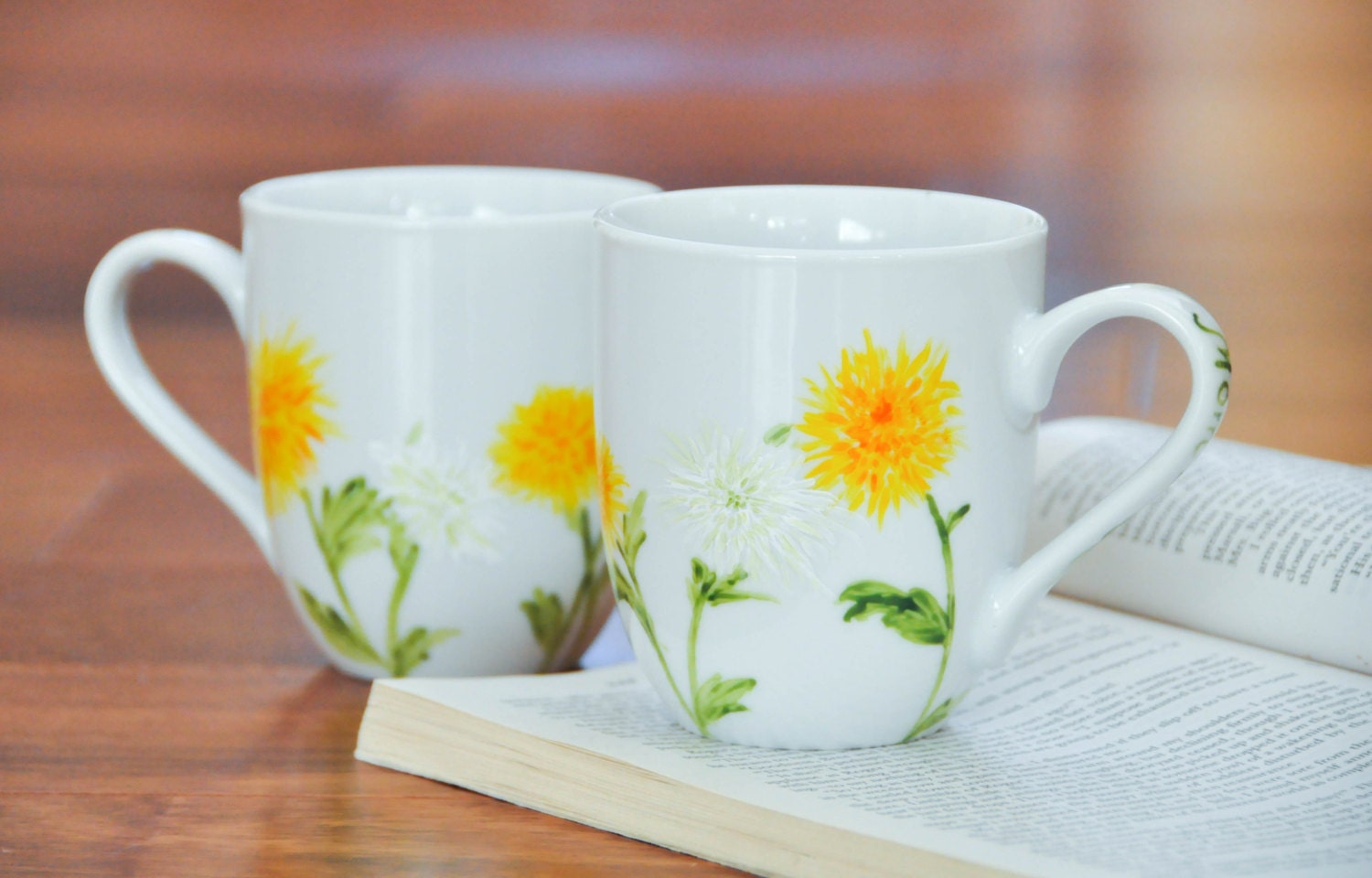 Set of Two Porcelain Coffee Mugs - Made to Order - Personalized Floral Design Tea Cups - White and Yellow Flowers - Mother's Day Gift