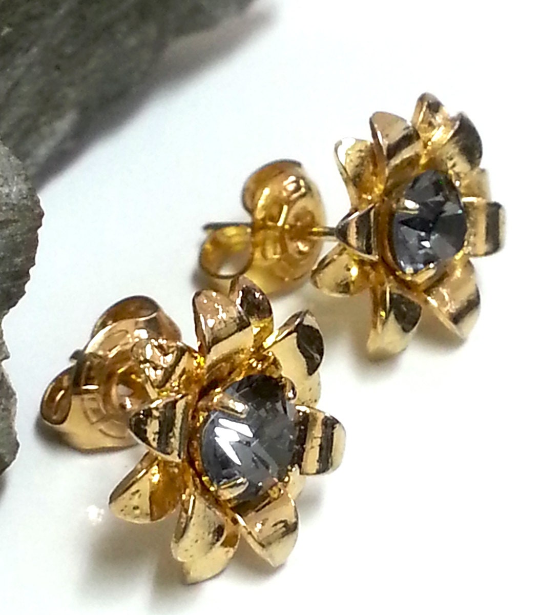 Floral Studs,Gold Earring ,Studs Earring ,Rose Gold Earrings,Flowers Gold Earring, Bridal Earrings Sapphire Blue Earrings, wedding Earrings