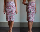 High Waist Pencil Skirt  /  Vintage 70s Floral Print High Waisted Body Contour Knee Length Skirt  /  Small S Medium M