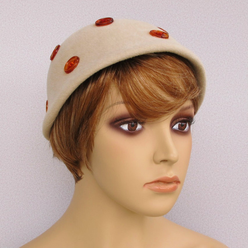 Vintage Cloche Hat ...Betmar Felt Button Hat
