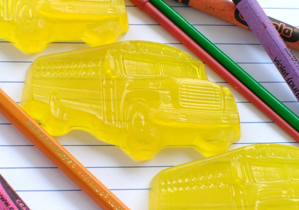 10 SCHOOL BUS SOAP Favors - Birthday Party Favor - Teachers Appreciation - Preschool Graduation - Personalized Favor Tags Included