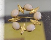 12 KT Gold Brooch - Simple and Chic