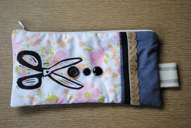 hand printed scissors pouch with ribbon trim