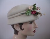 1940'S  Cap Hat with Floral Corsage pin