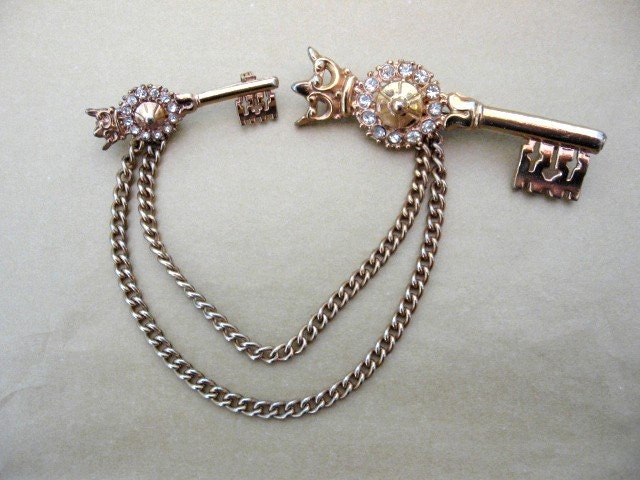 Vintage Rhinestone Keys Chatelaine Pin Brooch