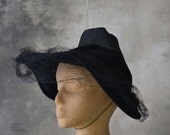 E1940s Wool Felt Witchy Hat