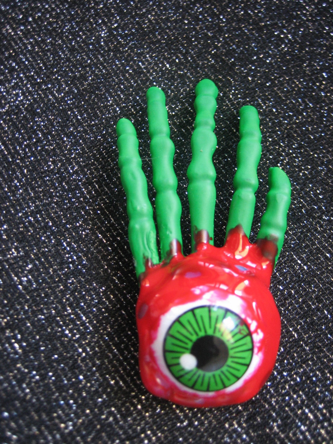 PSYCHOBILLY  SKELETON HAND Gory Eye hair clip