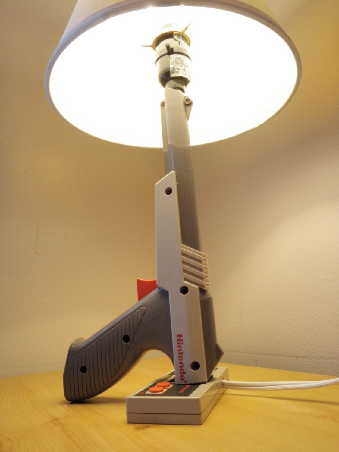 NES Nintendo Zapper lamp desk light sculpture