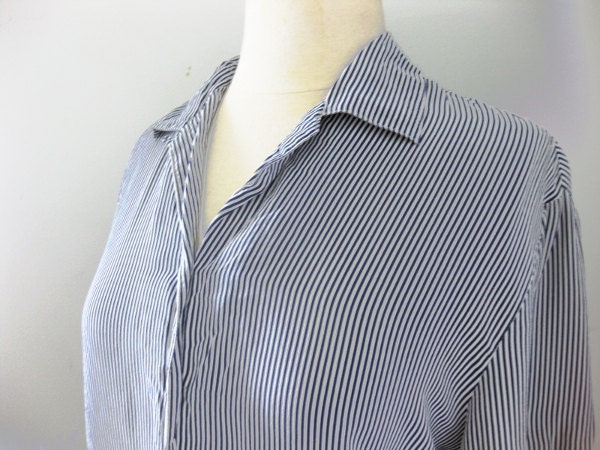 Vintage Silk Striped Navy Blue White Short Sleeve Vintage Shirt Medium