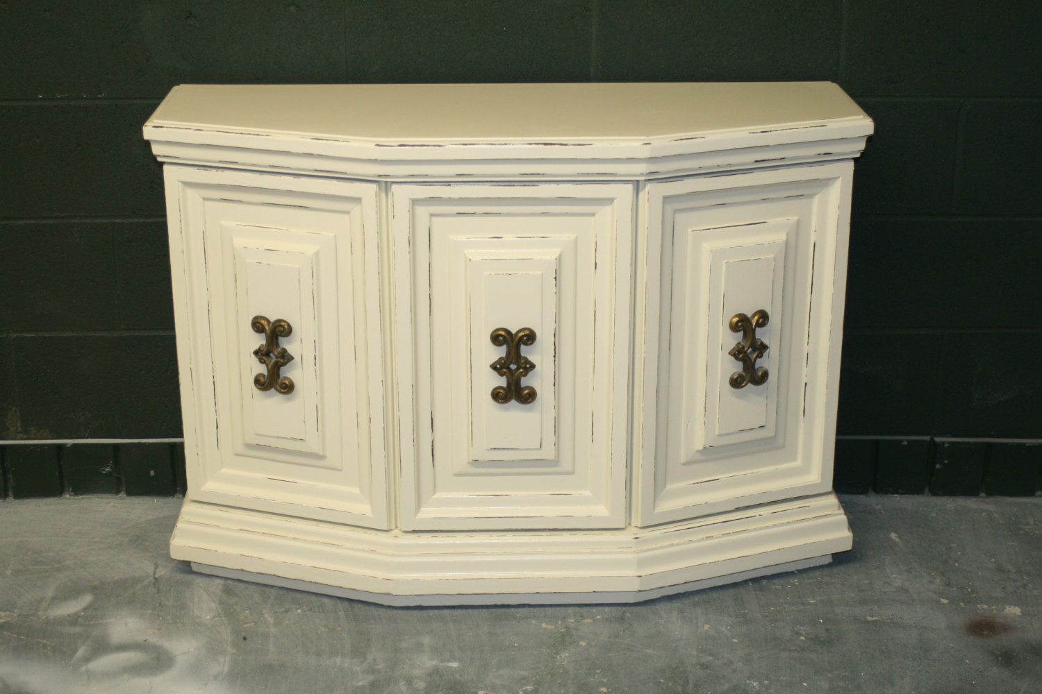 TV Cabinet/ Console in Veranda Ivory