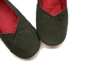 Women's Slippers - Dark Green Linen and Coral Lady Birds